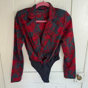 NWOT In The Style Red and Green Floral Blouse Bodysuit
